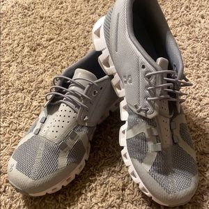 On cloud tennis shoes